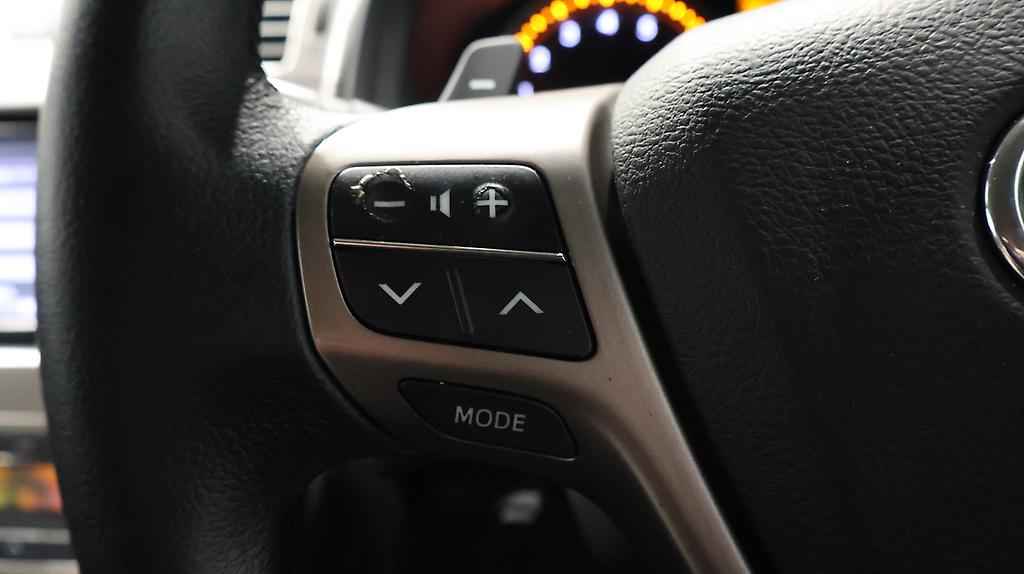 2013 Toyota Avensis Wagon Push Start with Cruise Control image 339471