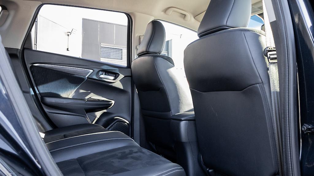 2015 Honda Shuttle Hybrid Z image 337233