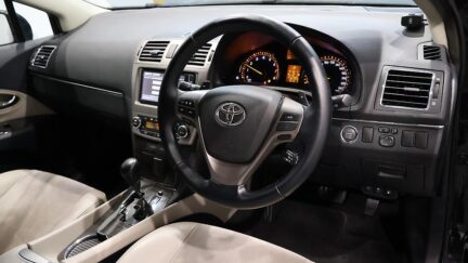 2013 Toyota Avensis Wagon Push Start with Cruise Control image 339464