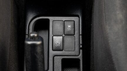 2015 Toyota Vitz Push start,Traction control I stop image 340059