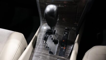 2013 Toyota Avensis Wagon Push Start with Cruise Control image 339468