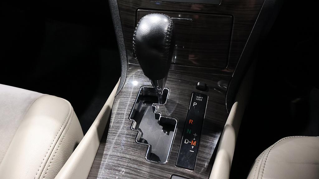 2013 Toyota Avensis Wagon Push Start with Cruise Control image 339468