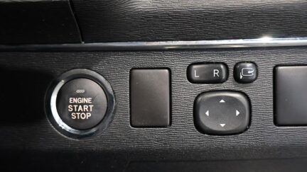 2013 Toyota Avensis Wagon Push Start with Cruise Control image 339469