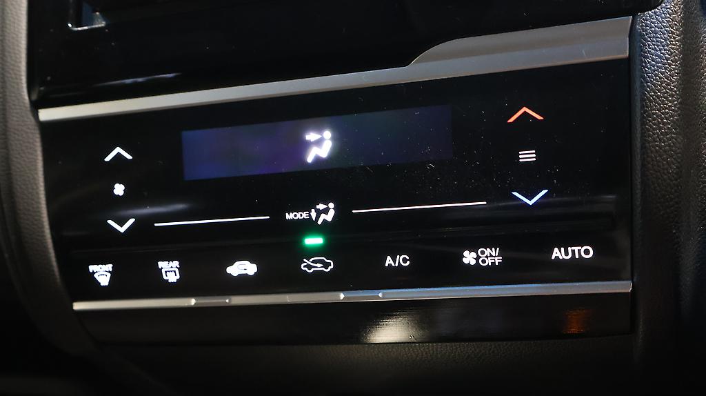 2013 Honda Fit Hybrid F-Package image 338162