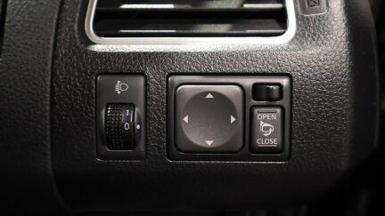 2013 Nissan Serena Hybrid Highway Star image 339539