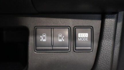 2013 Nissan Serena Hybrid Highway Star S V Selection image 337803