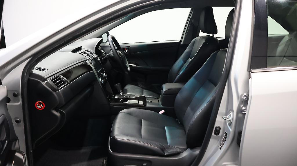 2012 Toyota Camry Hybrid Leather-PKG with Cruise Control image 339351