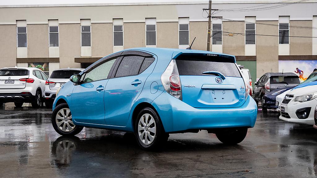 2013 Toyota Aqua Hybrid S Model – Push Start with Reverse Camera image 339722