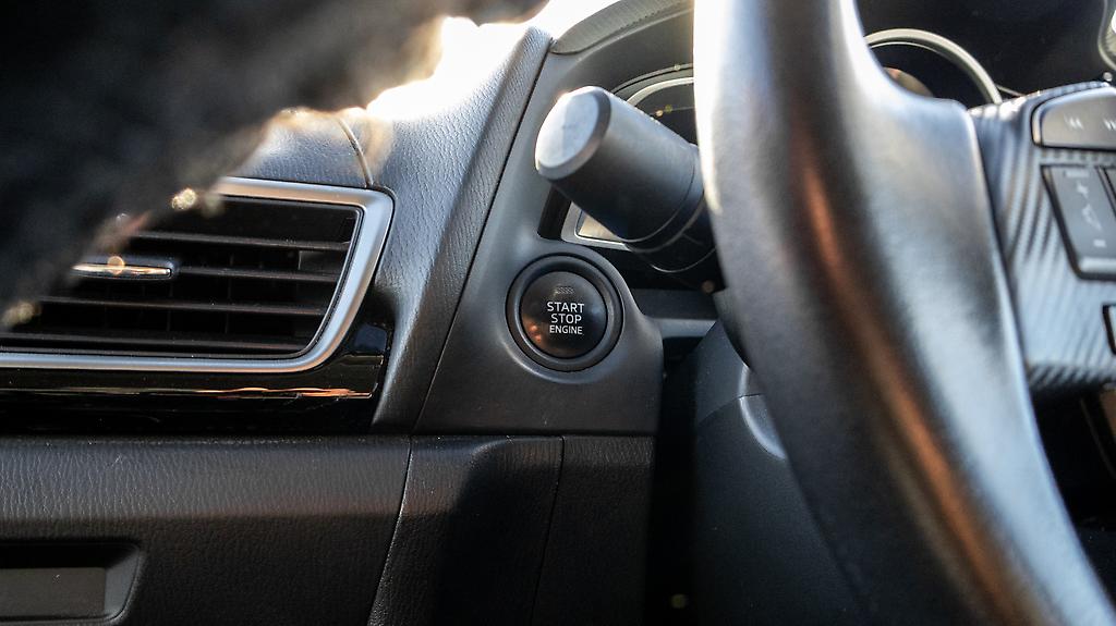 2014 Mazda Axela 15S – 6sp Manual image 336529