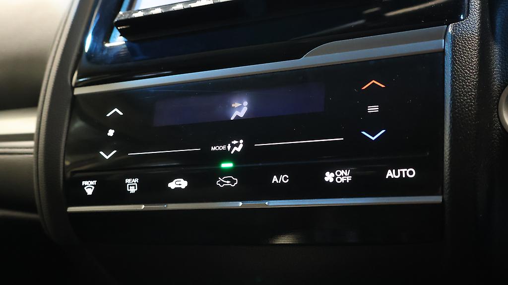 2014 Honda Fit Hybrid F Package image 338615