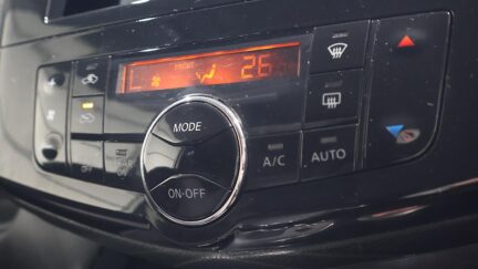 2013 Nissan Serena Hybrid Highway Star S V Selection image 339790
