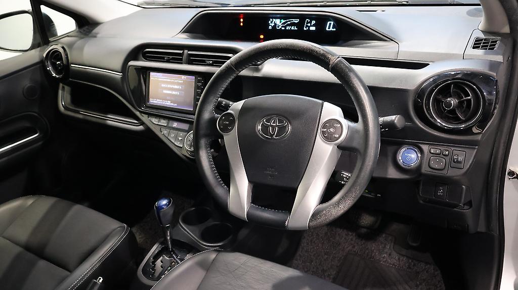 2015 Toyota Aqua G Black Leather Selection image 339287