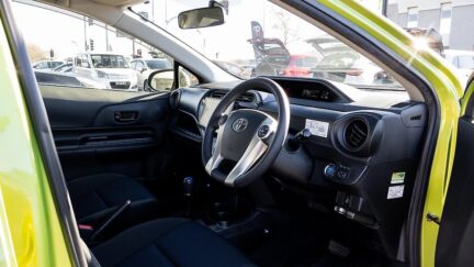 2015 Toyota Aqua Push Start with NZ Stereo Apple Carplay and Andriod Auto image 339748