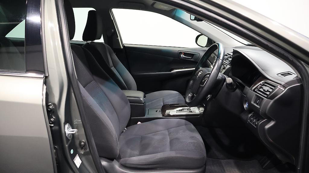 2012 Toyota Camry Hybrid G Package with Cruise Control image 340343