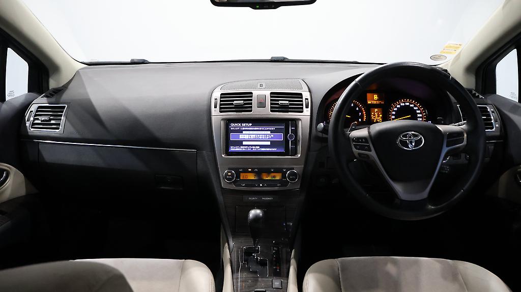 2013 Toyota Avensis Wagon Push Start with Cruise Control image 339463