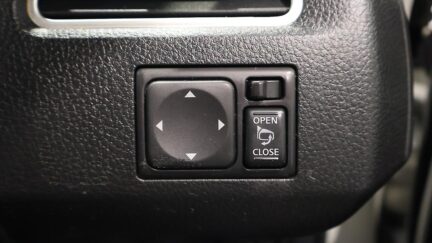 2013 Nissan Serena Hybrid Highway Star S V Selection image 339793