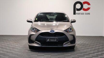 2020 Toyota Yaris Push Button Start + Reverse Camera image 340494