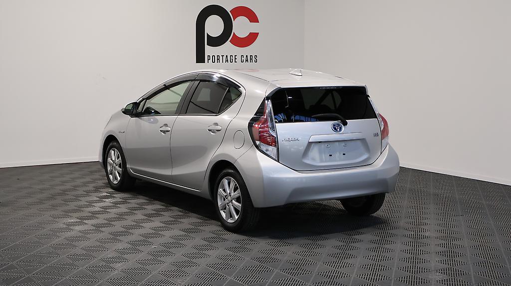 2015 Toyota Aqua G Black Leather Selection image 339278