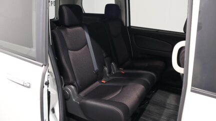 2013 Nissan Serena Hybrid Highway Star S Aero image 336649