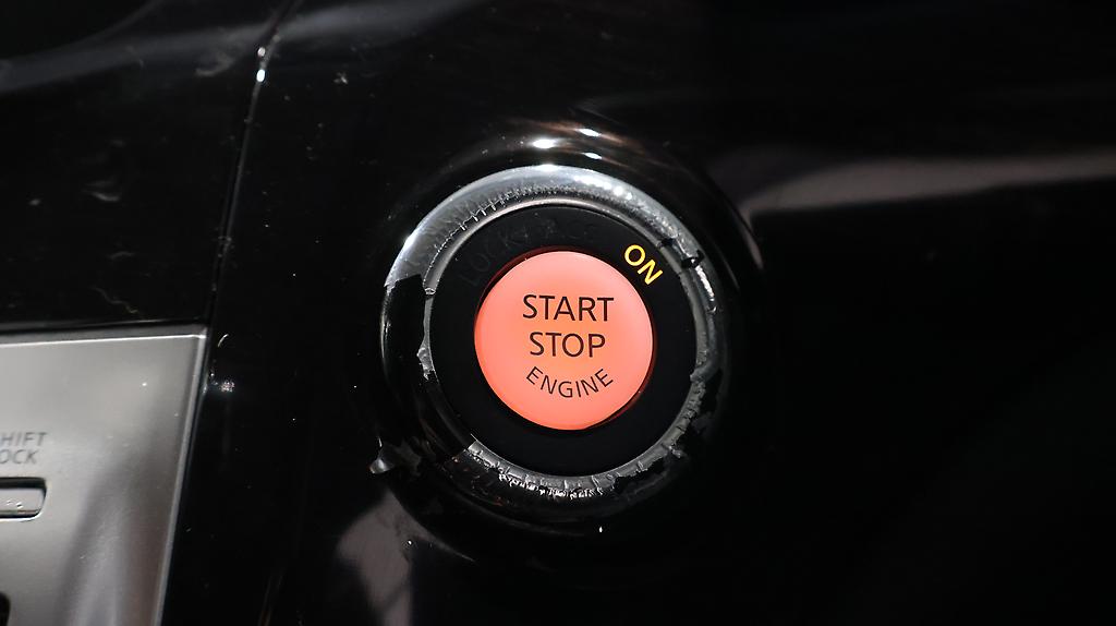 2012 Nissan Elgrand 250 Highwaystar image 338679