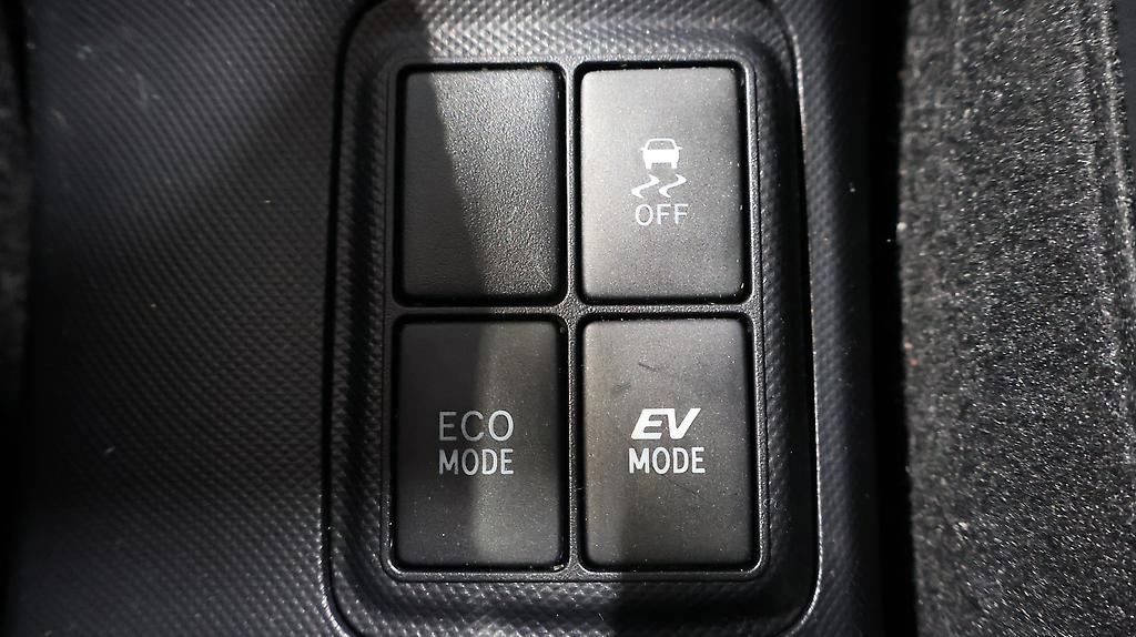 2015 Toyota Aqua G Black Leather Selection image 339292