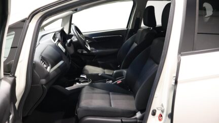 2014 Honda Fit Hybrid F Package image 338607