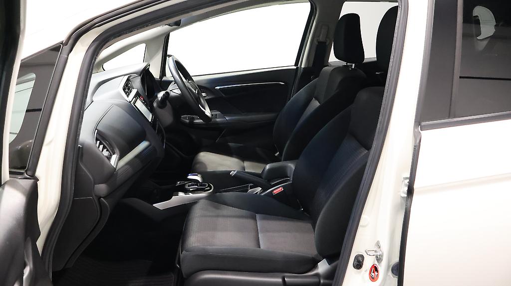 2014 Honda Fit Hybrid F Package image 338607
