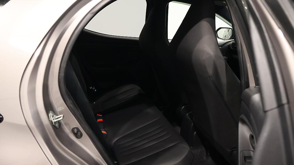 2020 Toyota Yaris Push Button Start + Reverse Camera image 340502