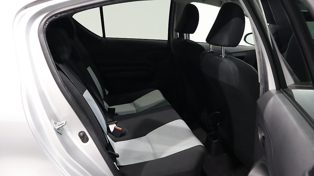 2013 Toyota Aqua S Model image 338630