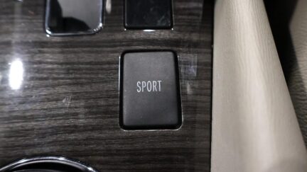 2013 Toyota Avensis Wagon Push Start with Cruise Control image 339474
