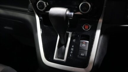 2017 Nissan Serena Highway Star Hybrid image 337404