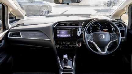 2015 Honda Shuttle Hybrid Z image 337230