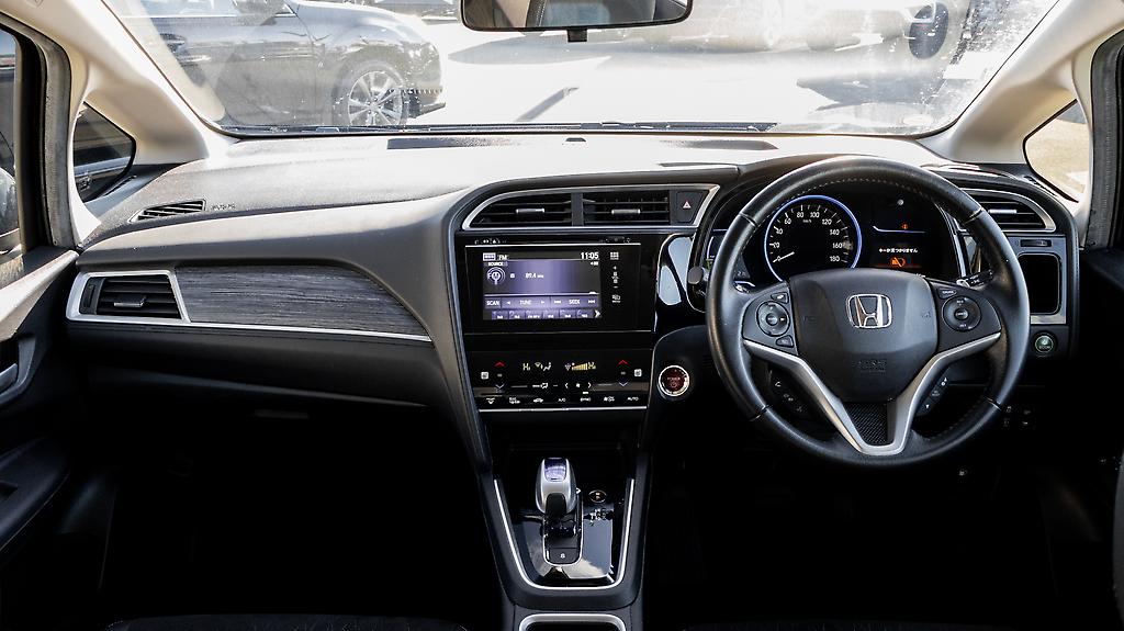 2015 Honda Shuttle Hybrid Z image 337230