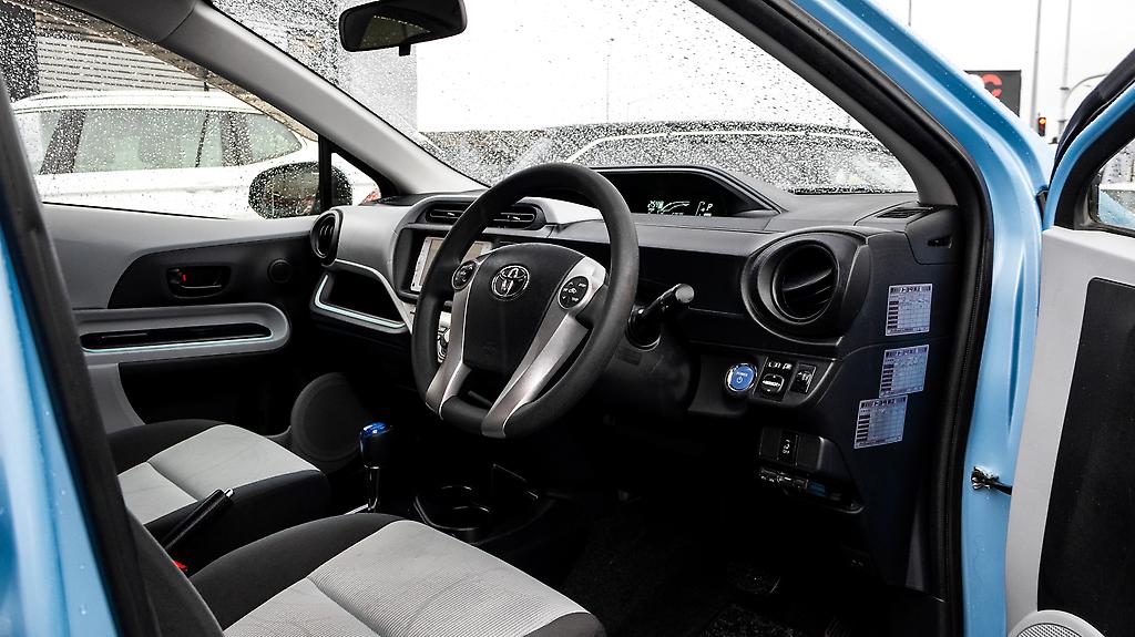 2013 Toyota Aqua Hybrid S Model – Push Start with Reverse Camera image 339728