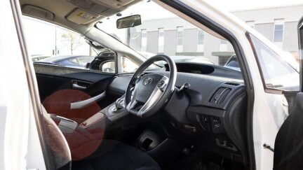 2013 Toyota Prius S Model / Push Start / Hybrid image 338460