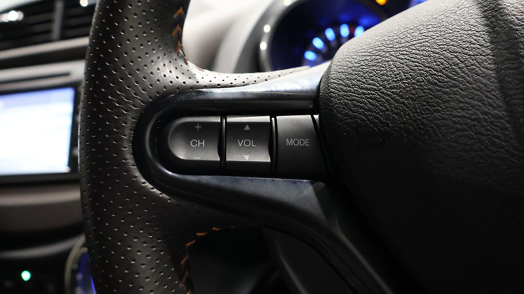 2012 Honda Fit Shuttle Hybrid image 339315