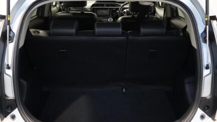 2015 Toyota Aqua G Black Leather Selection image 339281