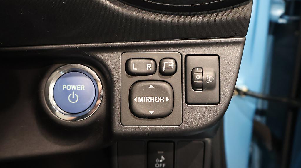 2013 Toyota Aqua Hybrid G Black Soft Leather Selection image 339881