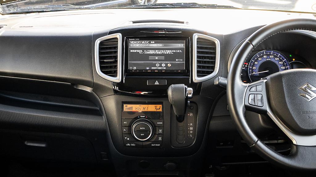2015 Suzuki Solio Black ＆ White Edition Heated seats image 338766