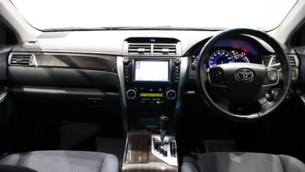 2012 Toyota Camry Hybrid G Package with Cruise Control image 340344