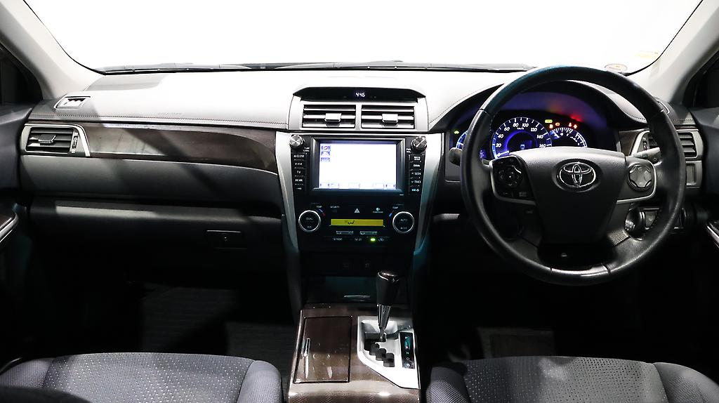 2012 Toyota Camry Hybrid G Package with Cruise Control image 340344