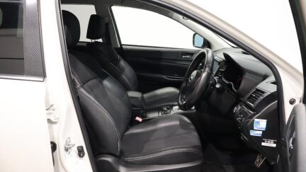 2013 Subaru Legacy Touring Wagon 2.5i B Sport Eyesight G Package AWD image 340568