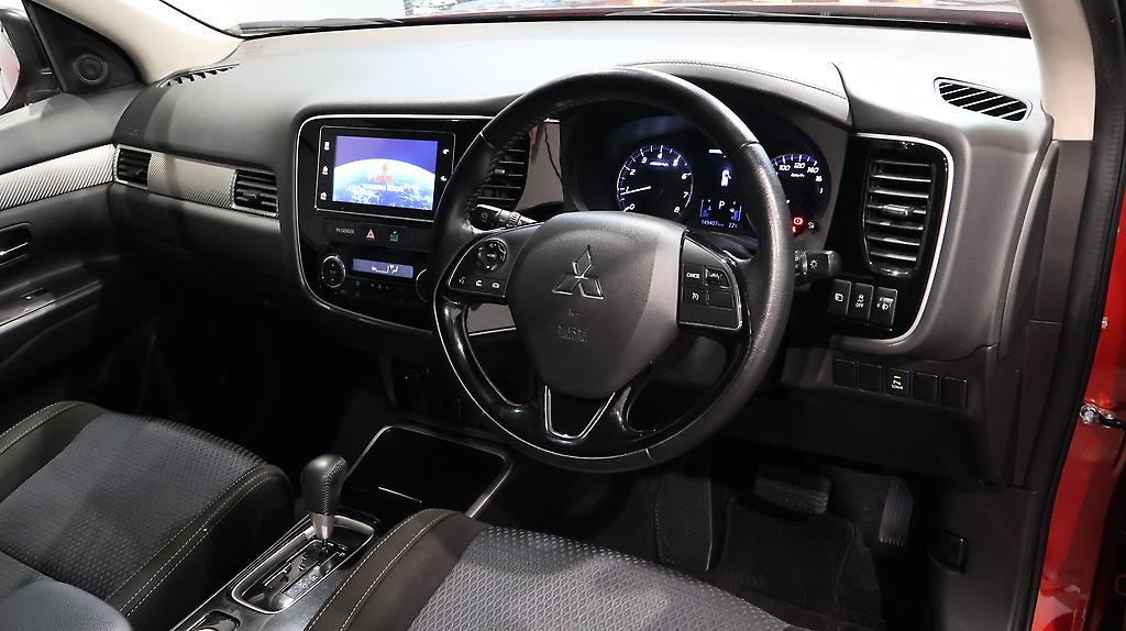 2018 Mitsubishi Outlander LS 4WD 7 Seater image 338226