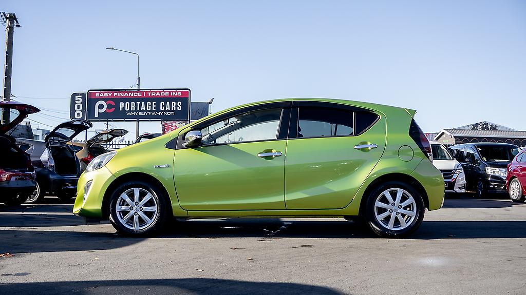 2015 Toyota Aqua Push Start with NZ Stereo Apple Carplay and Andriod Auto image 339740