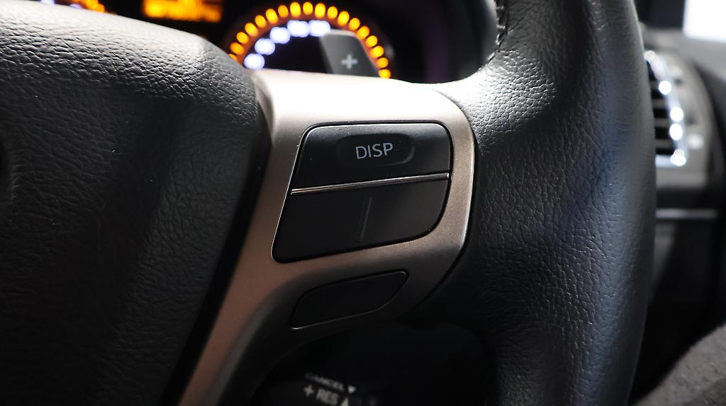 2013 Toyota Avensis Wagon Push Start with Cruise Control image 339472