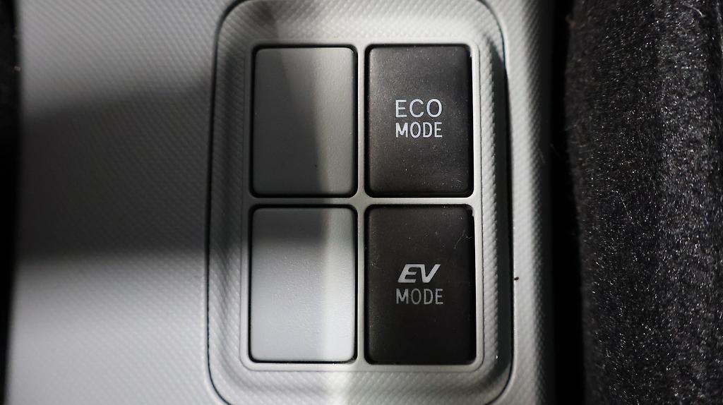 2014 Toyota Aqua Push Button Start image 339423
