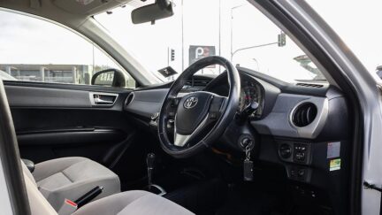 2013 Toyota Corolla AXIO Fielder Sedan Version image 340439