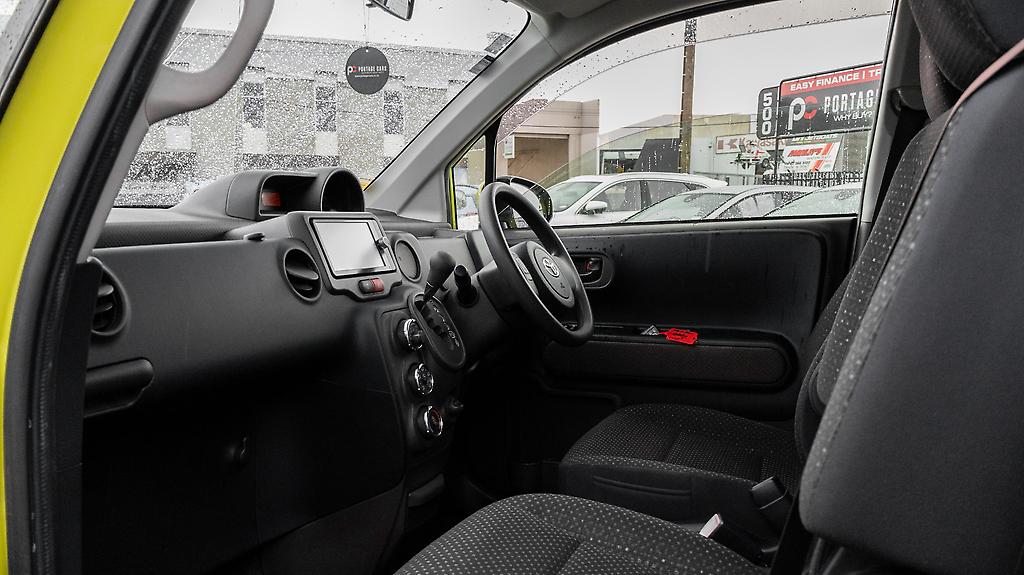 2013 Toyota Spade F Model – Push Button Start image 336894