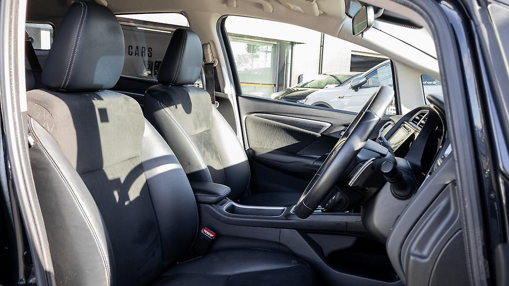 2015 Honda Shuttle Hybrid Z image 337234