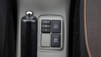 2012 Toyota Aqua G Hybrid image 336911